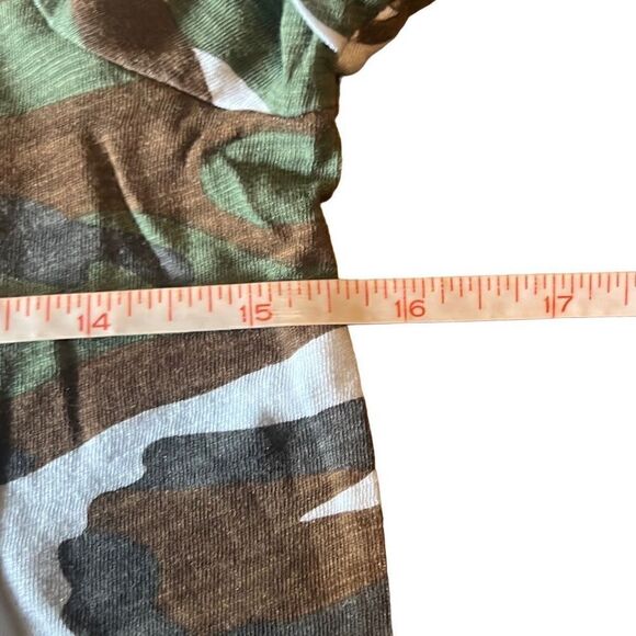 Anthropologie T.LA Women's Camouflage Print V-neck Short Sleeve T-Shirt Green An - Picture 8 of 9